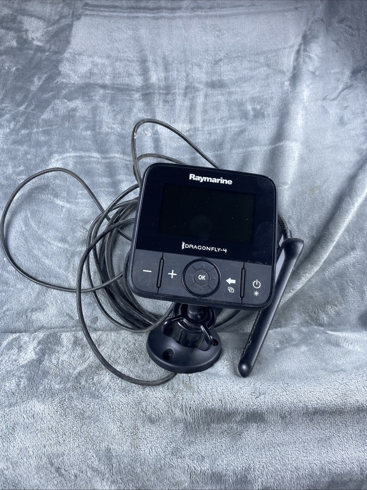 Raymarine E70294 DRAGONFLY 4 Pro ChartPlotter / Fishfinder w/ Transducer -TESTED