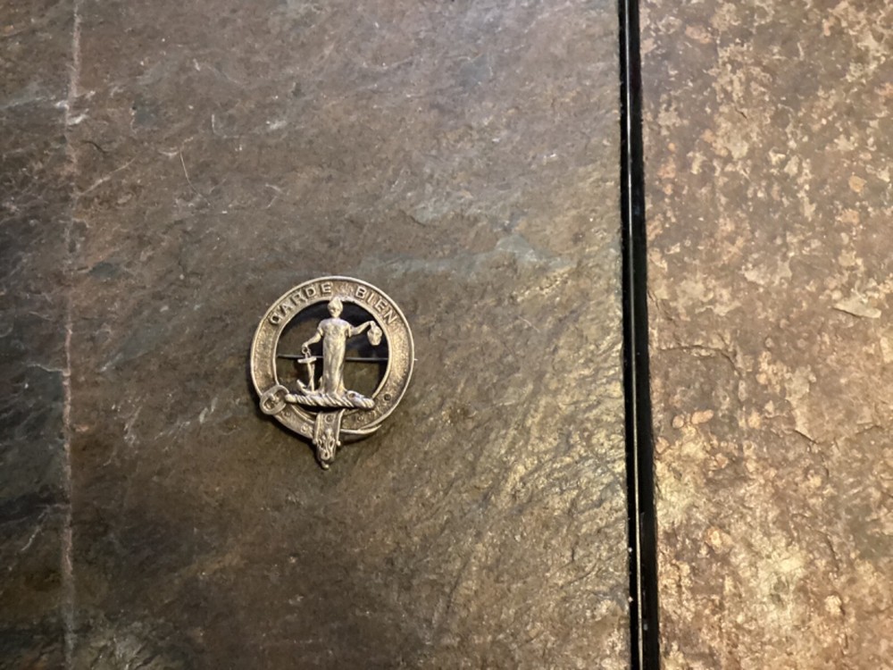 Early Garde Bien Medal / Pin