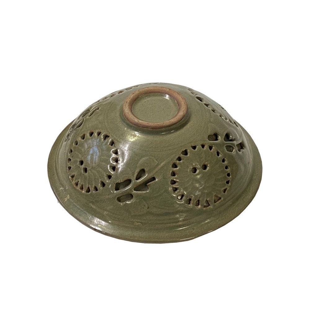 Chinese Ding Ware Celadon Glaze Pattern Ceramic Bowl Cup Display ws3247