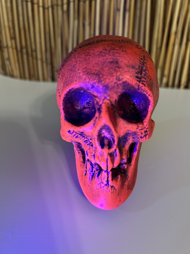 RANDOTTI ORIGINAL  # 829 MEDIUM RED FLUORESCENT SKULL  GLOWS UNDER BLACKLITE