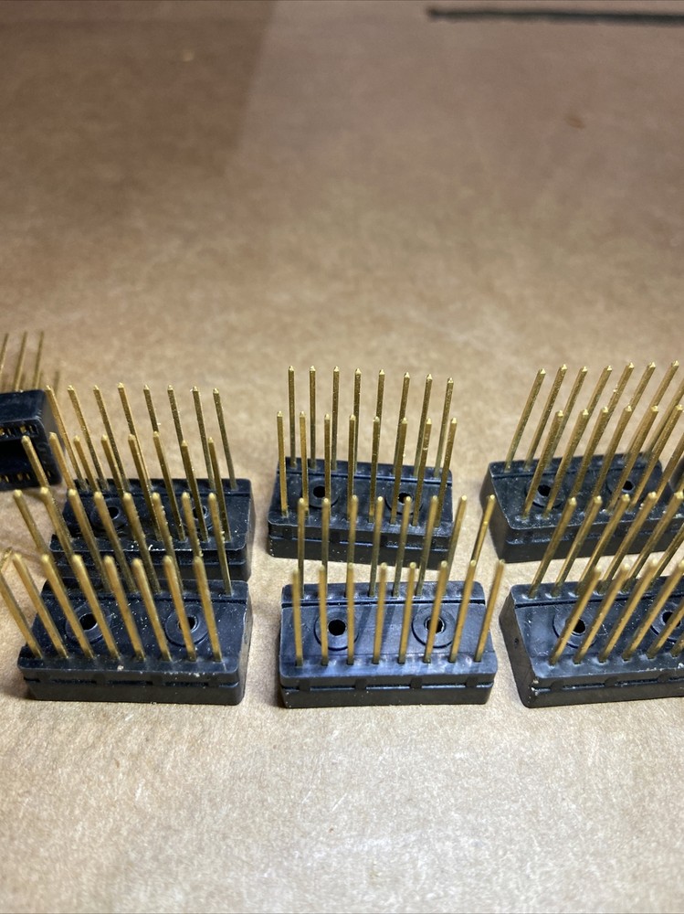 Unmarked Transistor socket Mixed Vintage Dual Inline IC Sockets # M
