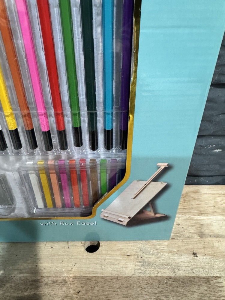Sketch Art Set With Box Easel 84 Pieces