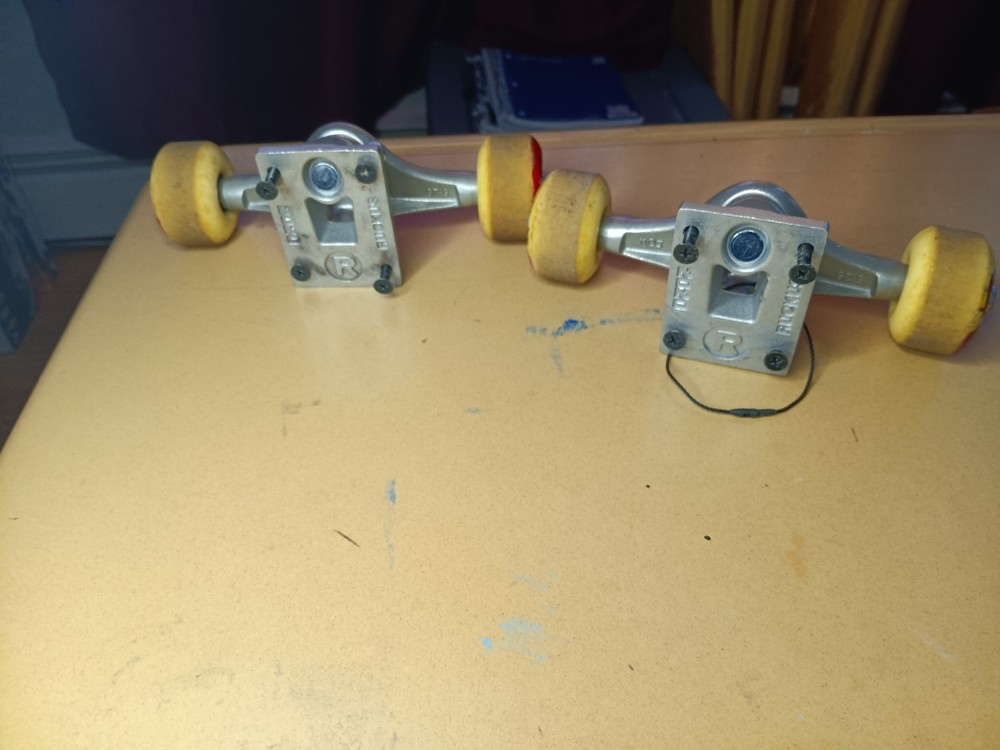 Toy Machine Rucks 5.25 Axel 52 Mm Wheels