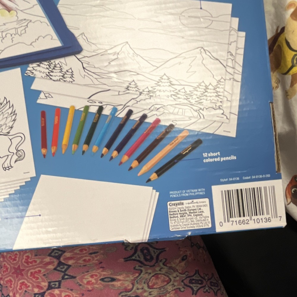 Crayola Light-Up Tracing Pad Set with Colored Pencils & Tracing Sheets