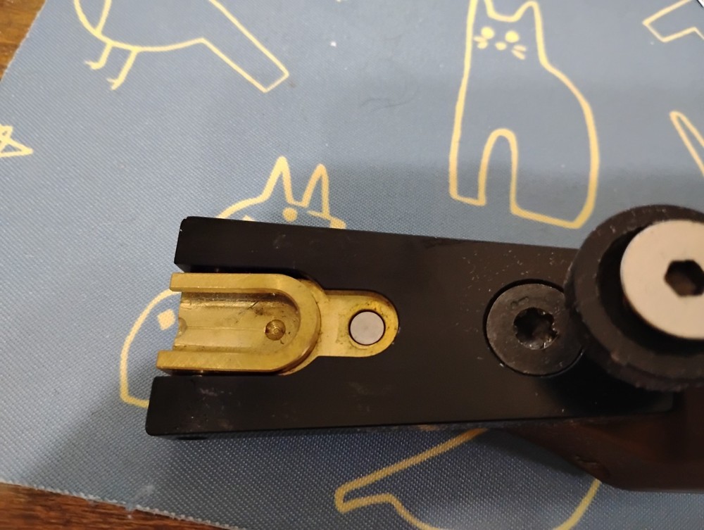 DAS Dalaa 21" RH ILF riser bronze with grip