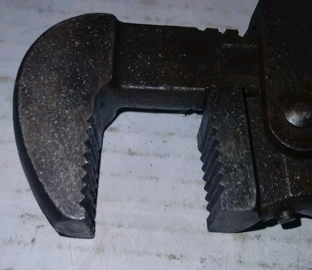 Vintage, E. C. SIMMONS KEEN KUTTER 10" L Adjustable Pipe Wrench 1½" Capacity