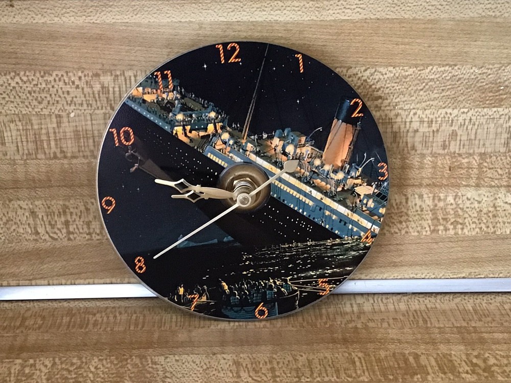 RMS TITANIC SHIP CLOCK ON CD DISC 🚢 JUST LN
