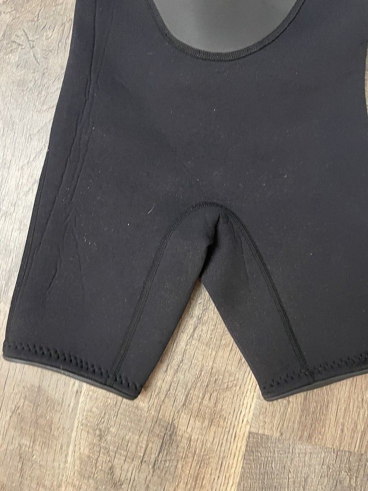 Bare Wet Suit Child Size Small Shorty Red/Black