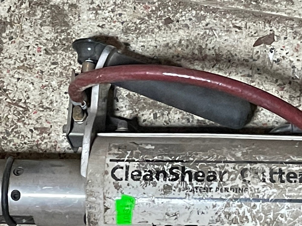 GS Metals Flextray Cleanshear AirCutter Pneumatic Cable Tray Cutting Tool
