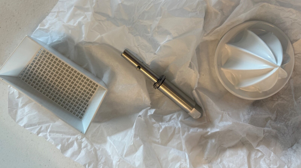 KitchenAid JE Citrus Juicer with Strainer Attachment NEW