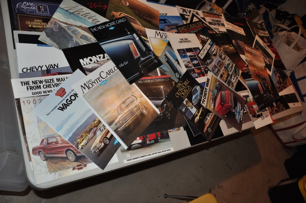 Car brochure lot 165 catalogs / brochures