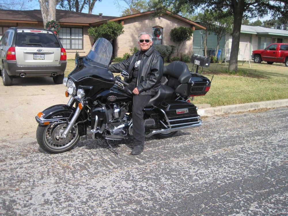 PETERBILT CLOTH PATCH RED WITH HOOK BACK ATTACHMENT! CREST SIZE FOR CAPS, ETC!