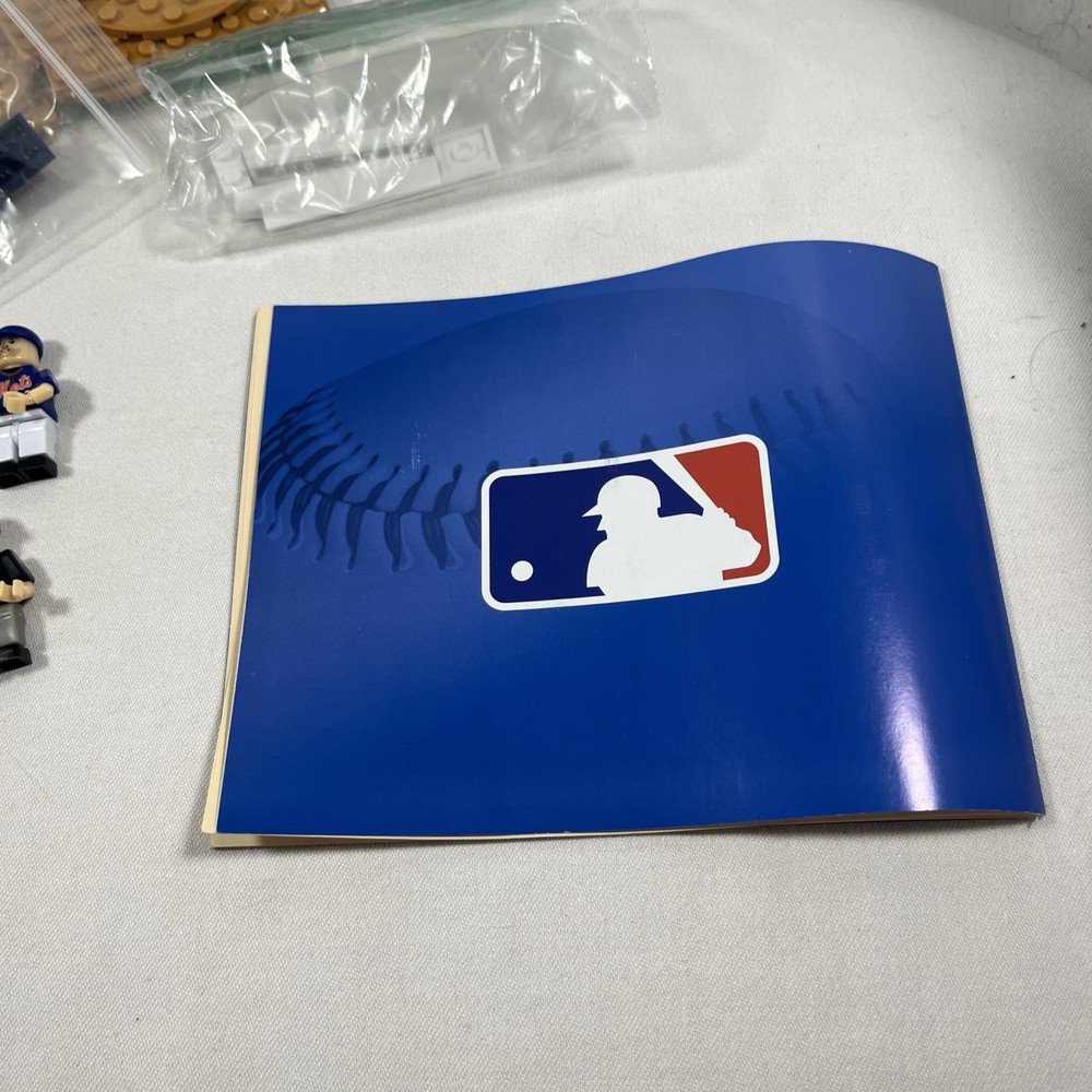 2017 BUILDING SET BASEBALL MISSING HOME PLATE