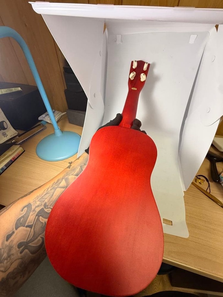 CANUKE ukulele red 4 string with case