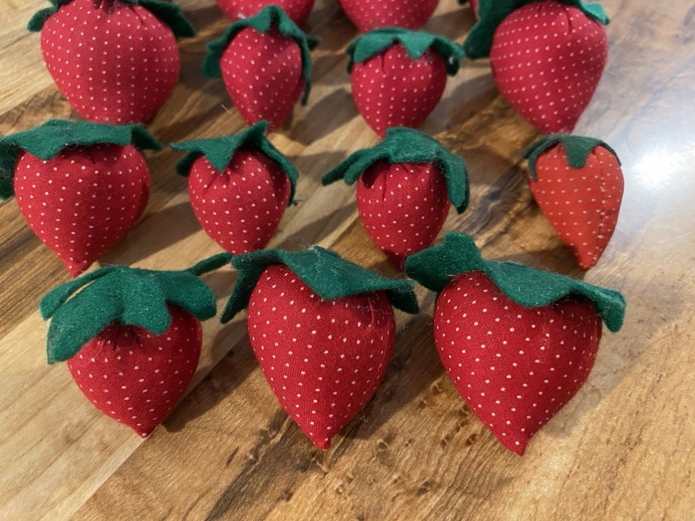 Strawberry Pin Cushions Various Sizes 19pc