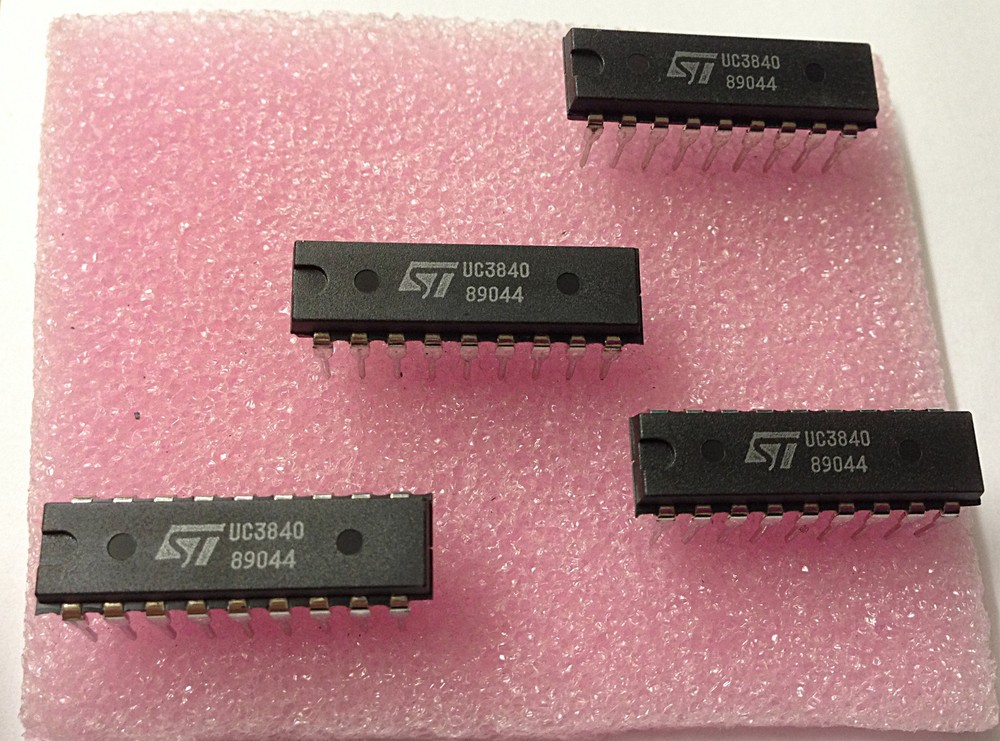 2 pieces UC3840N | PROGRAMMABLE OFF-LINE PWM CONTROLLER | DIP18 | STM