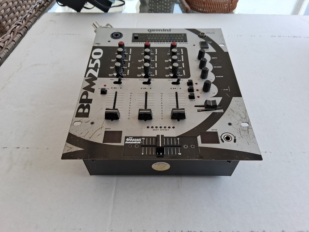 Gemini BPM250 Professional Stereo Preamp Mixer (Working)