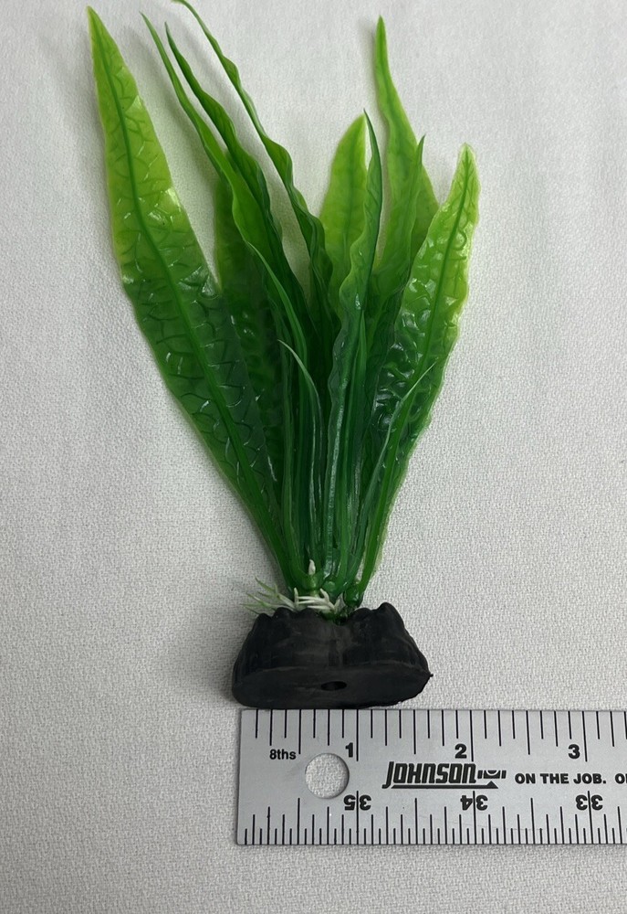 2PC Xunyee Plastic Aquarium Plants