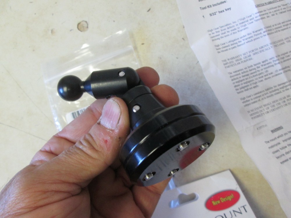 TECHMOUNT MOTORCYCLE MOUNT KIT FOR GPS / PHONE / ELECTRONICS - FLAT SURFACE UNIV