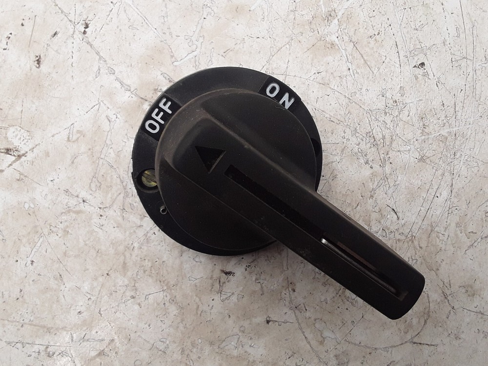 On/Off Handle Switch