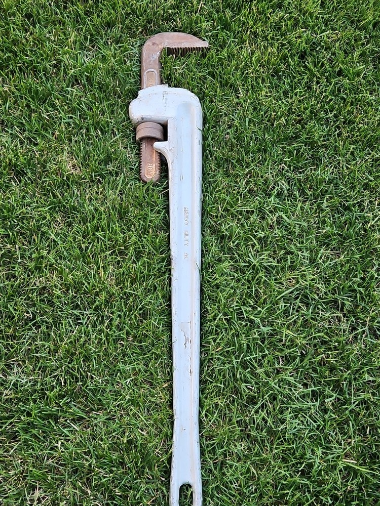 Valley 36" Aluminum Pipe Wrench Rust Proof, Reduced Weight