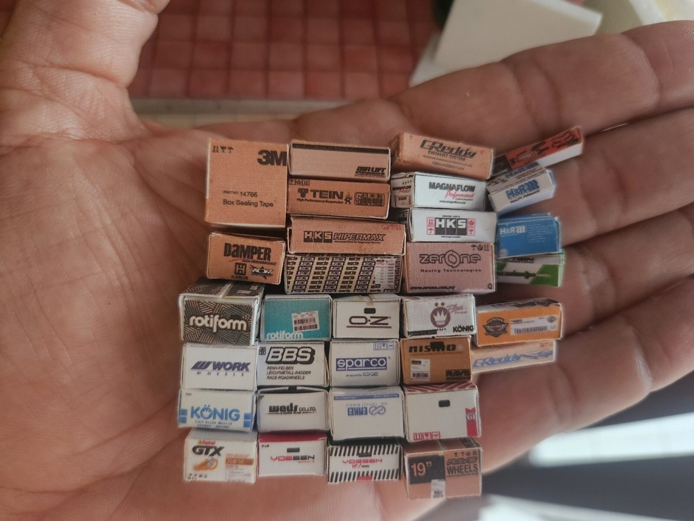Pack +30 Boxes (Pre-Folded) 1/43 Scale Diorama Garage Accessory