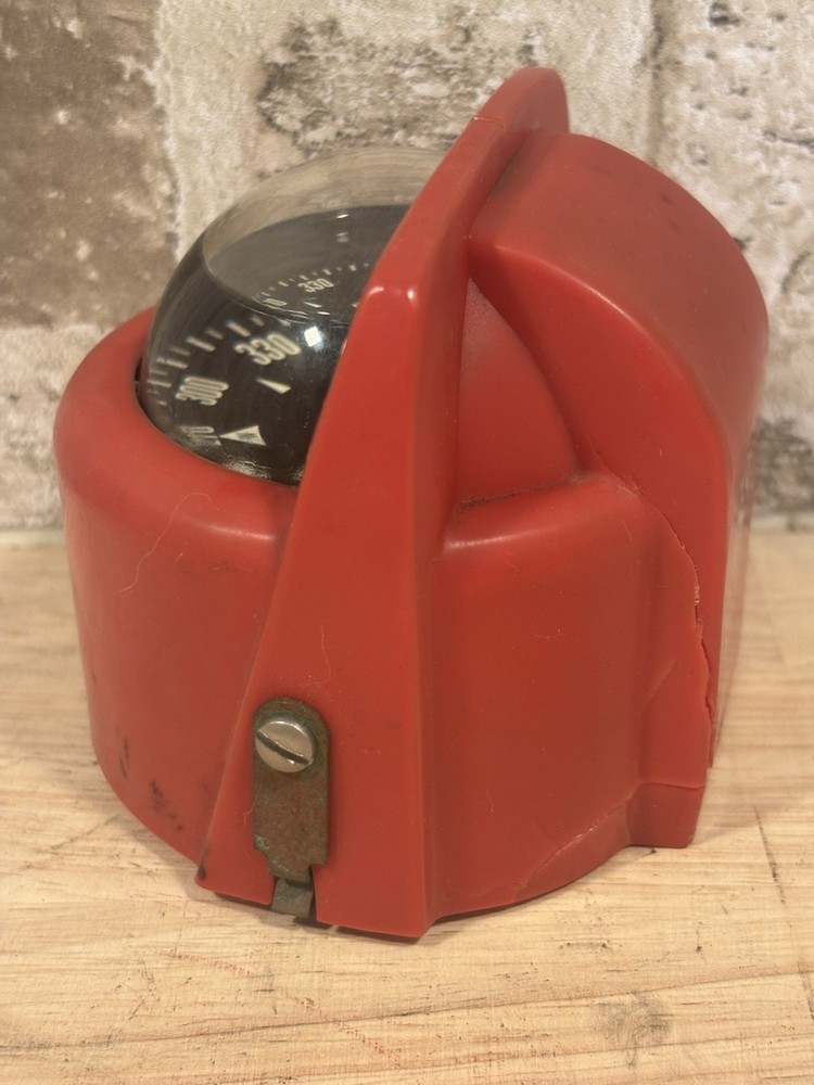 ⭐️E.S. Ritchie & Sons, Inc. Red Explorer Compass Red⭐️Plastic Cracked Read⭐️