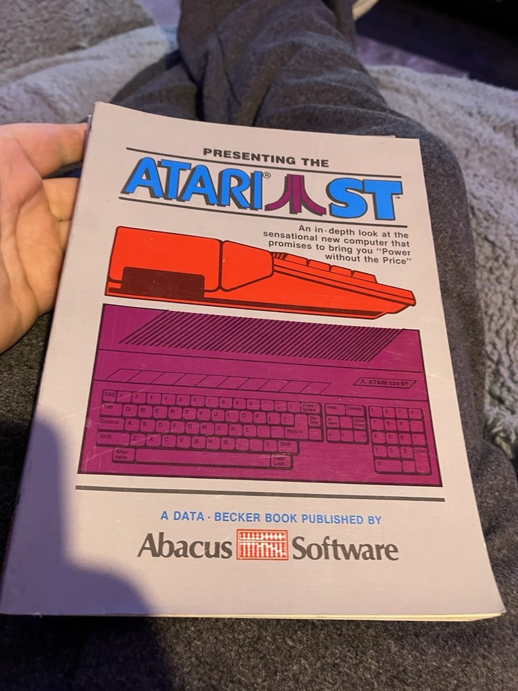 ATARI ST BASIC Training Guide by Abacus Software