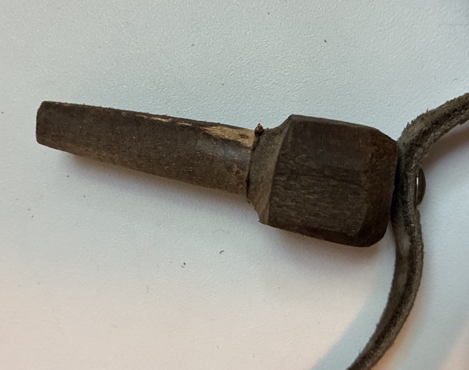 Vintage Powderhorn Muzzle Loader w/ Plug, Scoop & leather Shoulder Strap