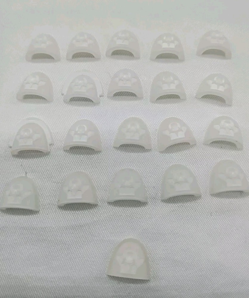 (21) Warhammer Shoulder Pad Bits And Pieces