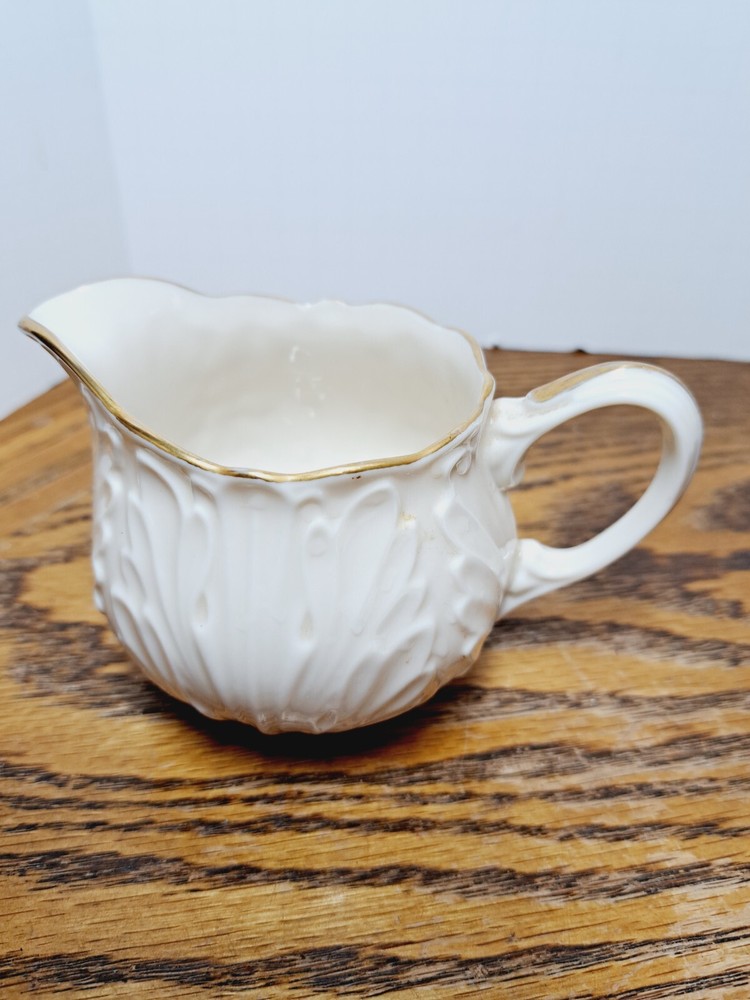 Lenox Creamer Woodland Cabbage Design