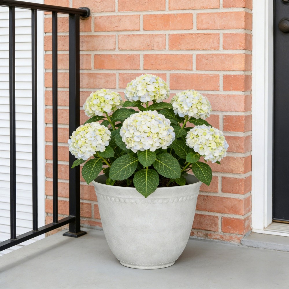 Asti White Planter 18-Inch Recycled Resin
