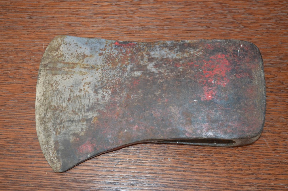 VINTAGE SINGLE BIT AXE HEAD w/RIBBED EYE (TRUE TEMPER)- LOGGING CAMP BUSHCRAFT-E