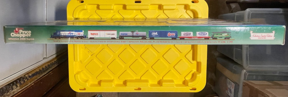 IHC HO - Price Chopper Millenium 2000 Express - Train Set