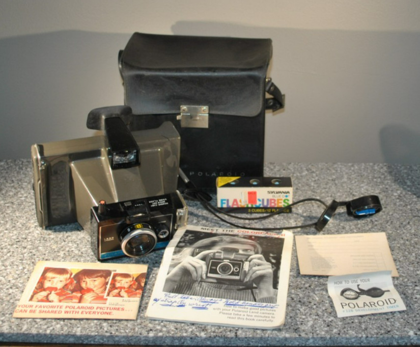 Vintage Polaroid Colorpack II, Case, Manual, Flash Cubes, Development Timer