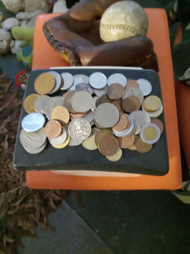 Assorted World Foreign Coins Lot.