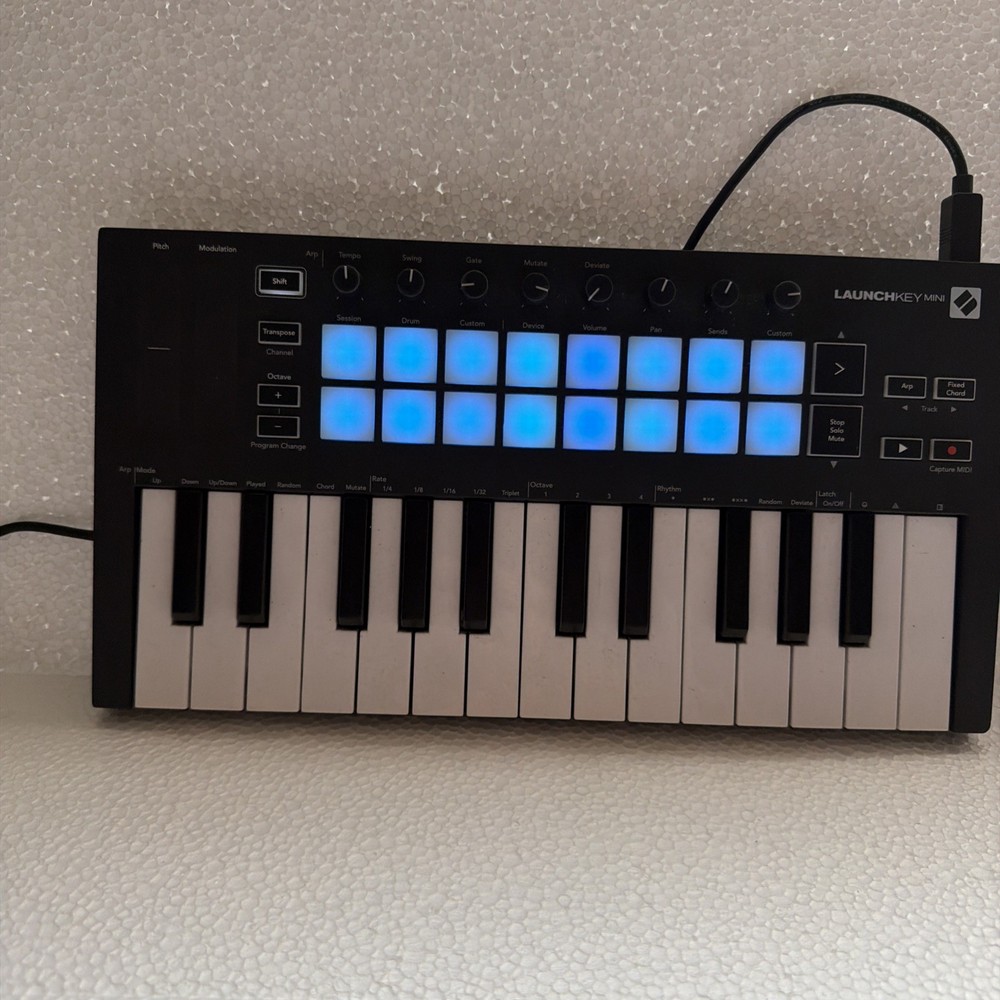 Novation Launchkey Mini Mk3 25 Mini-key Midi Keyboard Controller