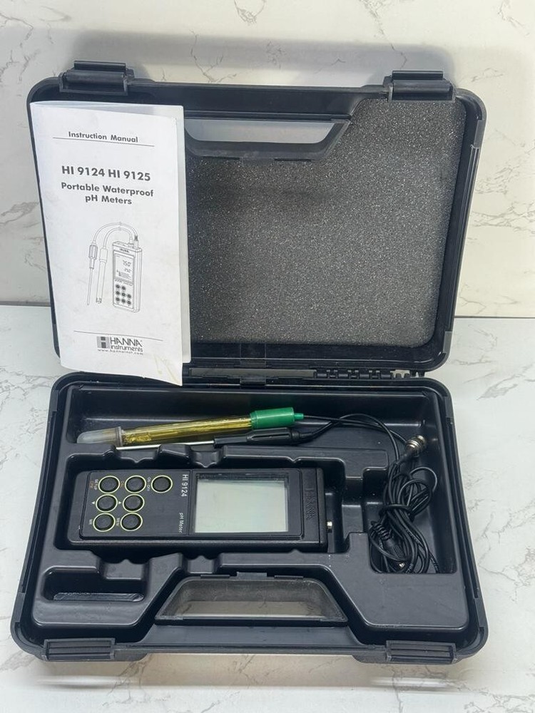 Hanna HI9124 Portable Waterproof PH Meter