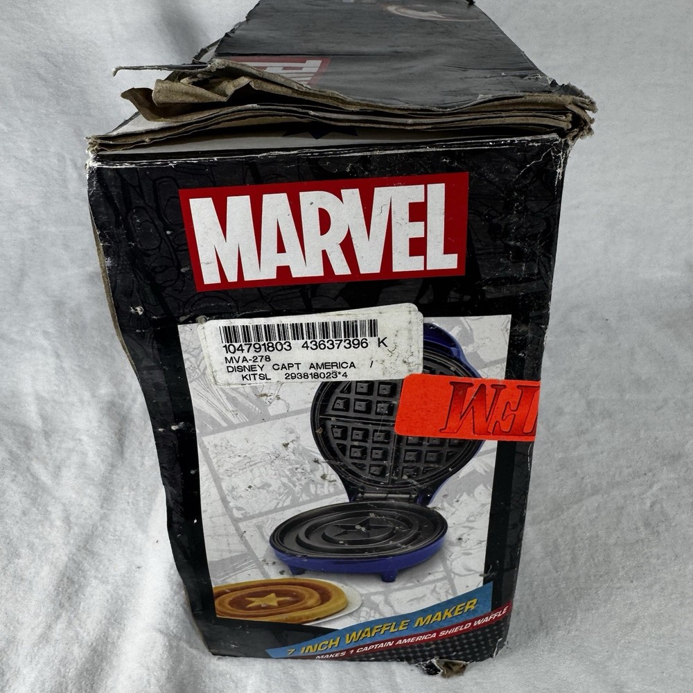 Marvel Captain America Shield 7" Waffle Maker MVA-278 BOX DAMAGE SHIPS FAST!