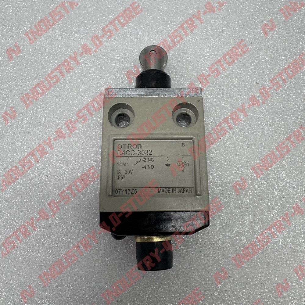 1PCS New Omron D4CC-3032 Limit Switch