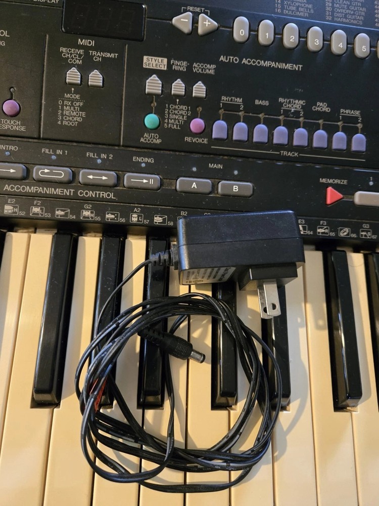 Yamaha PSR-410 Electronic Keyboard