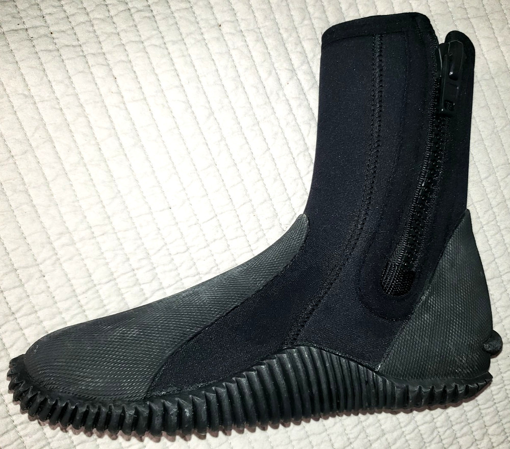 Typhoon Titanium Dive Boots Size Small (40/41) Black