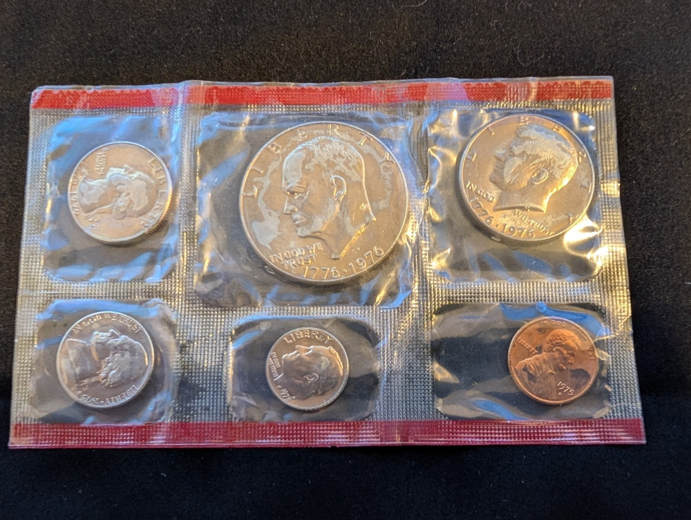 1975-D Mint Set (Missing envelope) (6 Coin Set)