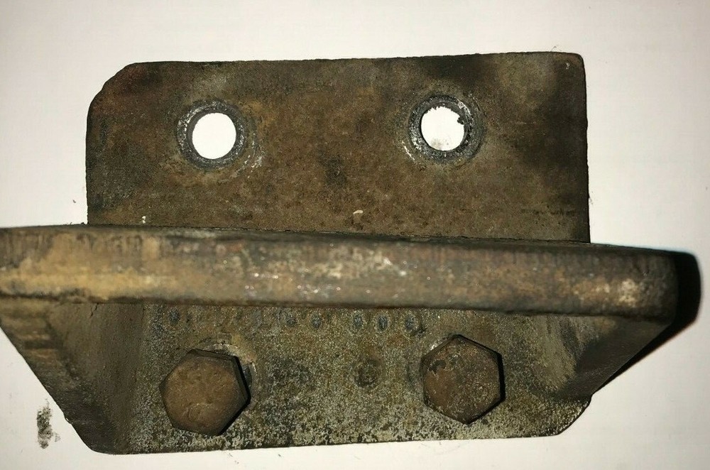 Peterbilt Engine Mount 01-24500-000 (548-10149)