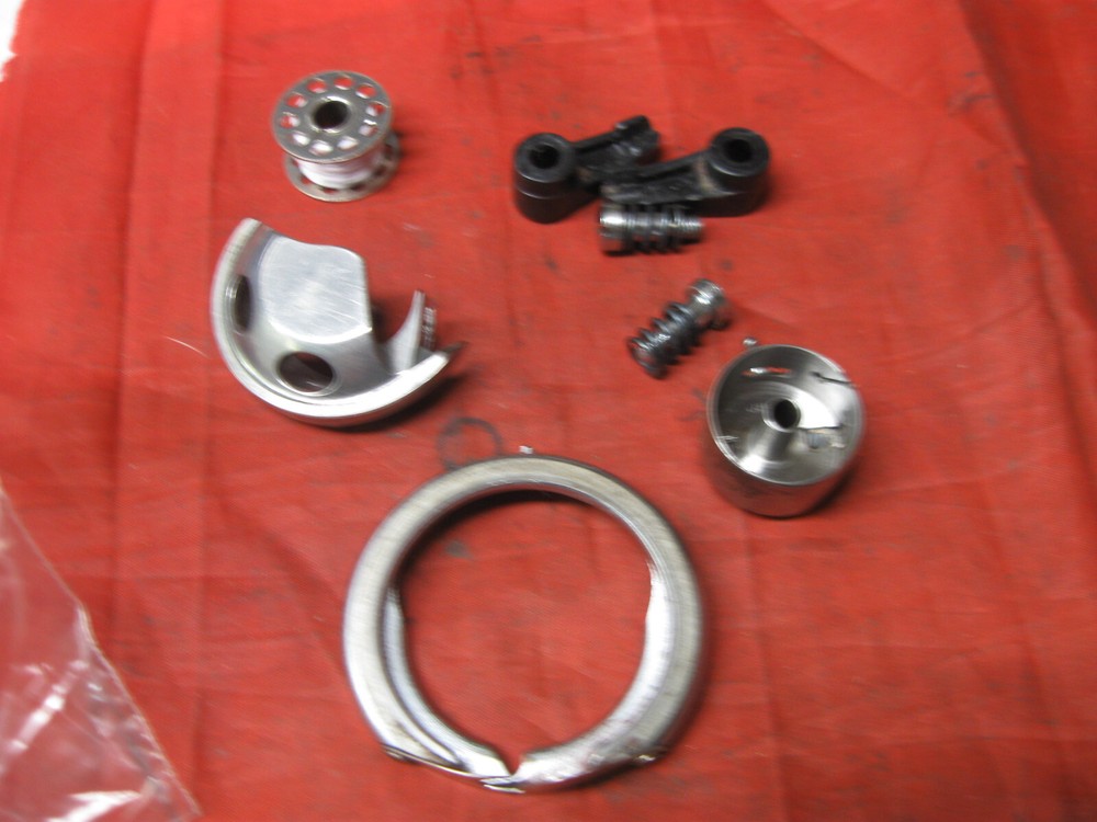 Singer 277U Sewing Machine Bobbin Case