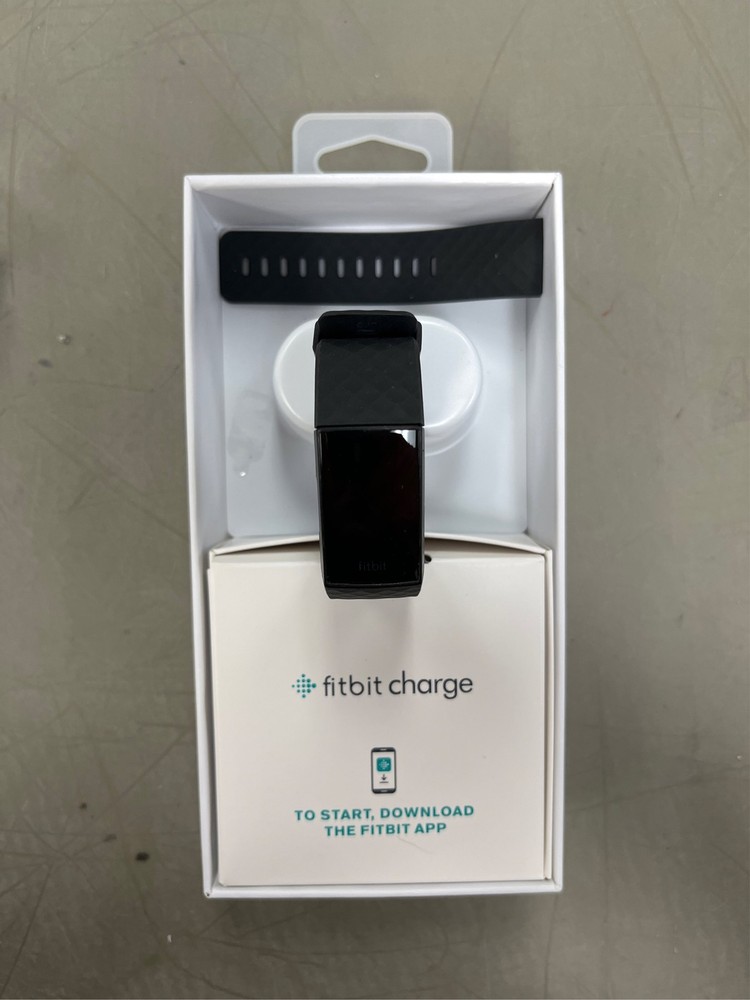 Fitbit Charge 4 Black One Size 2