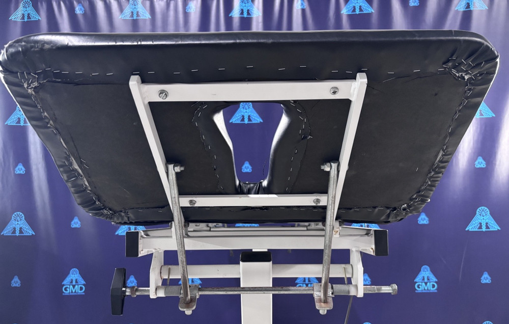 AM353 Three-Section Treatment Table