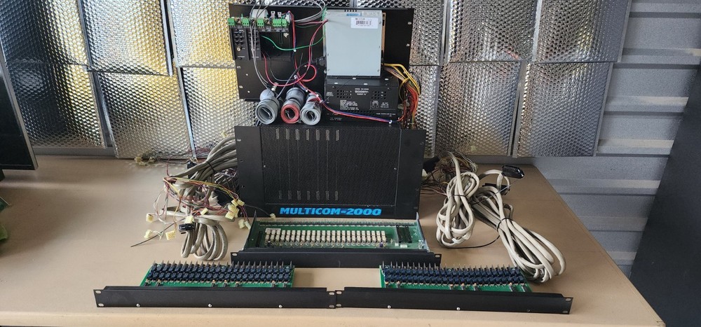 BOGEN MULTICOM-2000 CONTROLLER WITH 7 CARDS POWER SUPPLY ETC READ