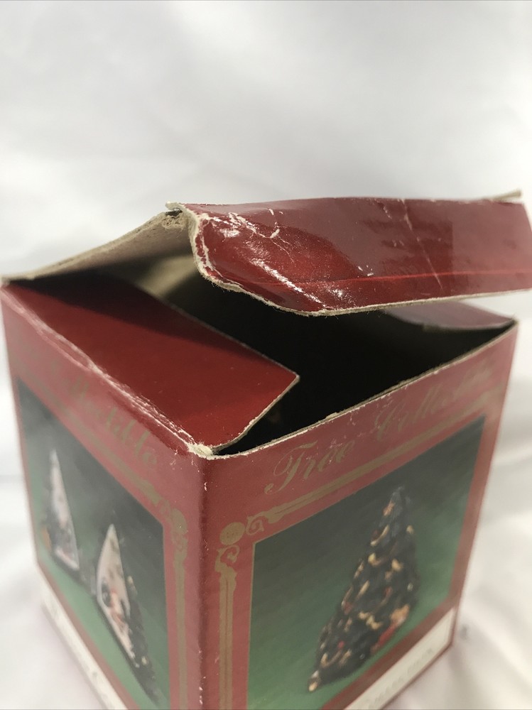 Tree Collectible ~ Windsor Collection 3.5” ~ Opening Hinge 3d