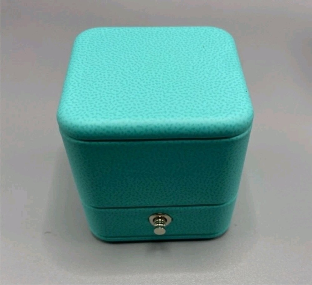 100% Authentic Tiffany & Co Engagement Ring Box + Outer Box+Ribbon
